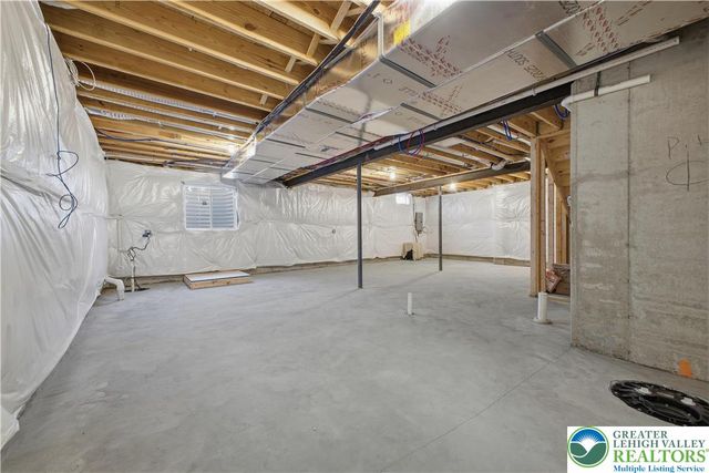 77 Tumble Creek Road 14, Williams Twp, PA 18042