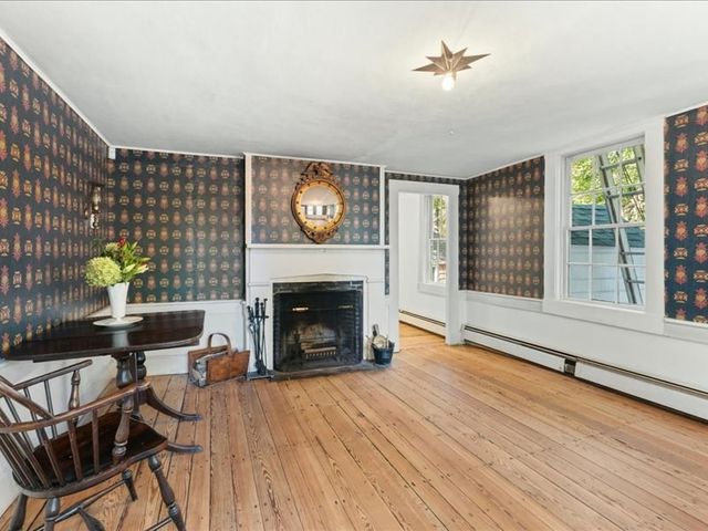 1015 Hortonville Rd, Swansea, MA 02777