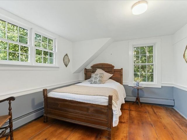 1015 Hortonville Rd, Swansea, MA 02777