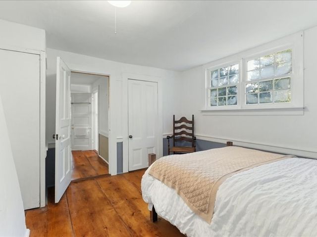 1015 Hortonville Rd, Swansea, MA 02777