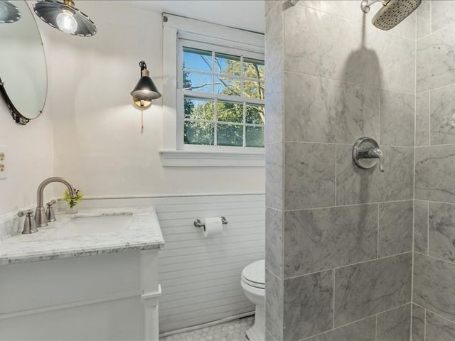 1015 Hortonville Rd, Swansea, MA 02777