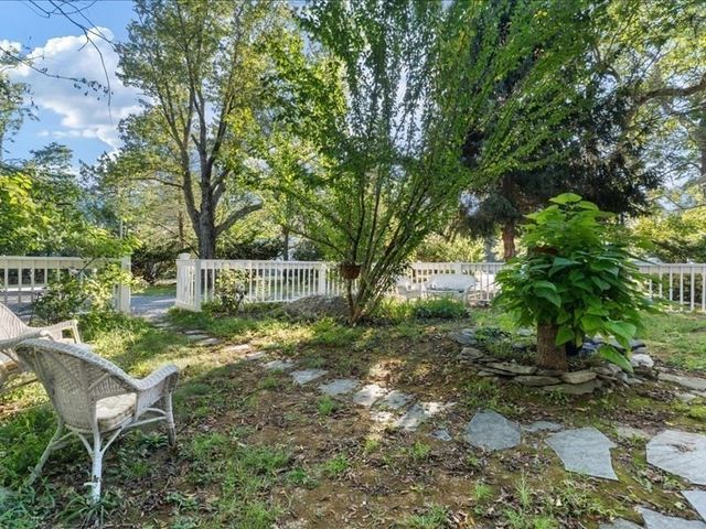 1015 Hortonville Rd, Swansea, MA 02777