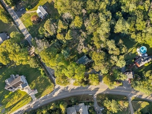 1015 Hortonville Rd, Swansea, MA 02777