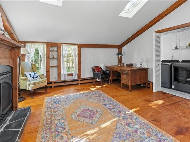 1015 Hortonville Rd, Swansea, MA 02777