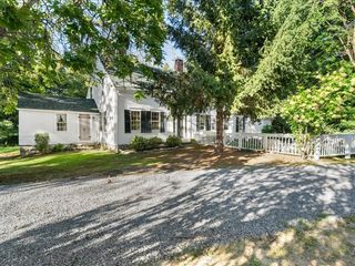 1015 Hortonville Rd, Swansea, MA 02777