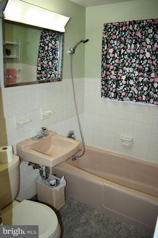 436 GRANDVIEW AVE, Chambersburg, PA 17201