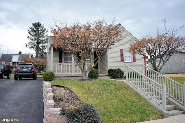 436 GRANDVIEW AVE, Chambersburg, PA 17201