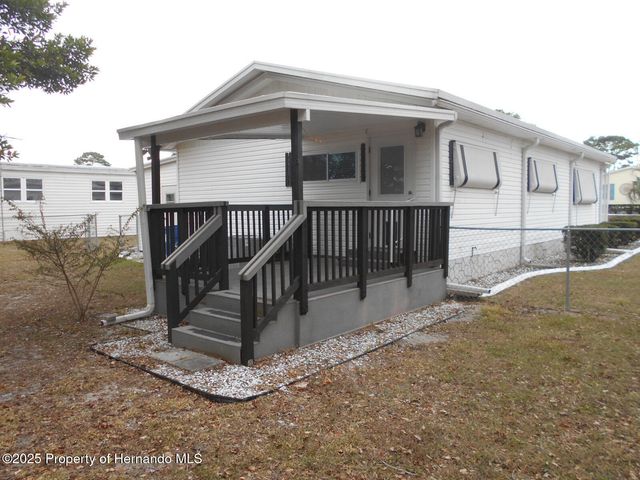 7507 Dinsmore Street, Brooksville, FL 34613