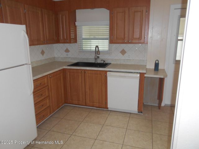 7507 Dinsmore Street, Brooksville, FL 34613