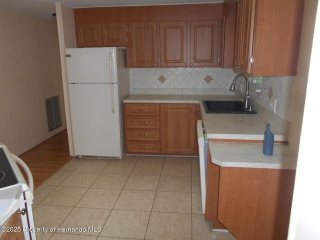 7507 Dinsmore Street, Brooksville, FL 34613