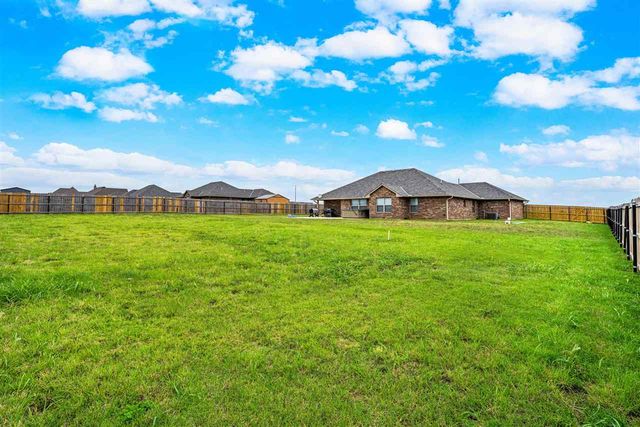 11325 SW Woodlawn Rd, Lawton, OK 73505