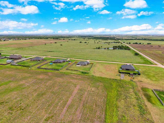 11325 SW Woodlawn Rd, Lawton, OK 73505
