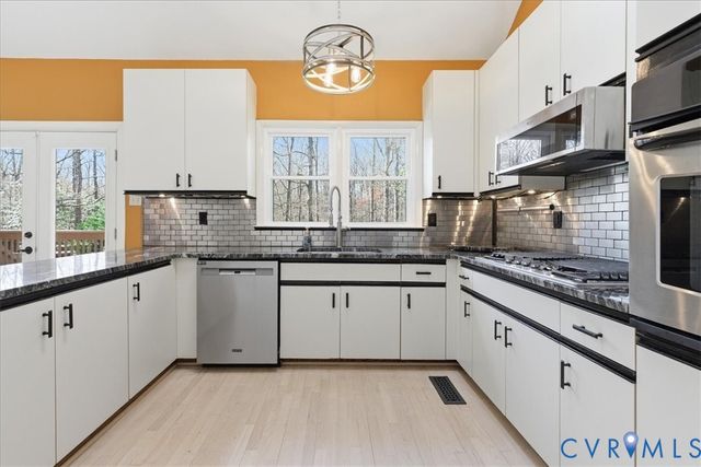 3520 Mill Rd, Hopewell, VA 23860