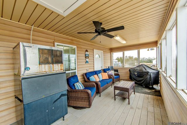 988 Four Point Rd, Dulac, LA 70353