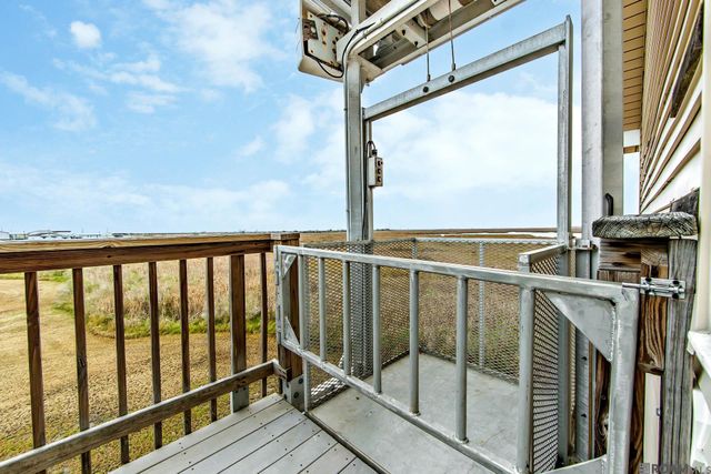 988 Four Point Rd, Dulac, LA 70353