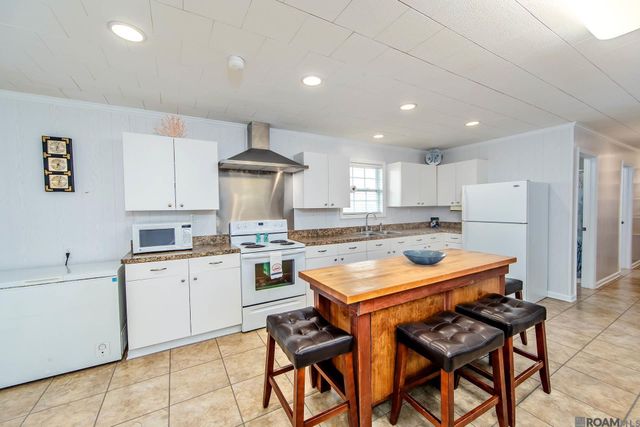 988 Four Point Rd, Dulac, LA 70353