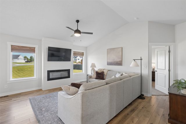 1500 Red Cedar Lane, Granger, IA 50109