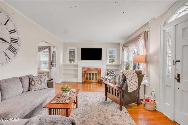 1472 Baker Avenue, Niskayuna, NY 12309