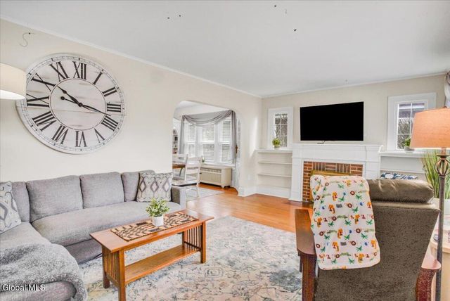 1472 Baker Avenue, Niskayuna, NY 12309