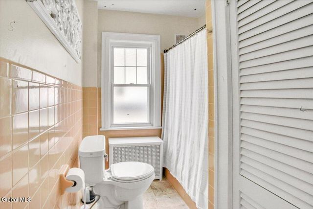 1472 Baker Avenue, Niskayuna, NY 12309