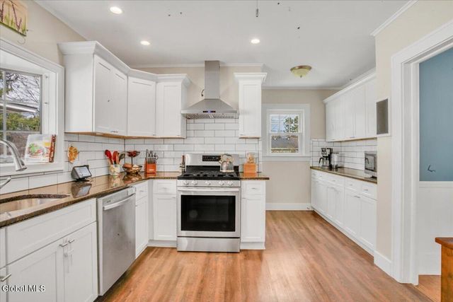 1472 Baker Avenue, Niskayuna, NY 12309