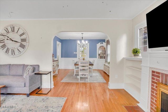 1472 Baker Avenue, Niskayuna, NY 12309