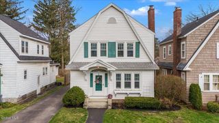 1472 Baker Avenue, Niskayuna, NY 12309