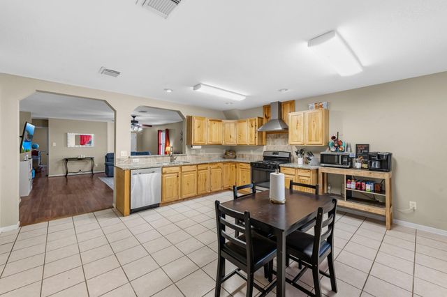 3115 Centennial Village Drive, Pearland, TX 77584