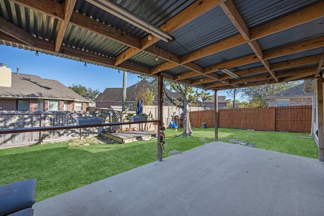 3115 Centennial Village Drive, Pearland, TX 77584