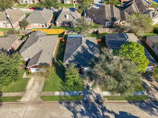 3115 Centennial Village Drive, Pearland, TX 77584