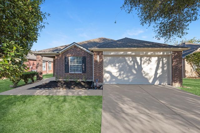 3115 Centennial Village Drive, Pearland, TX 77584