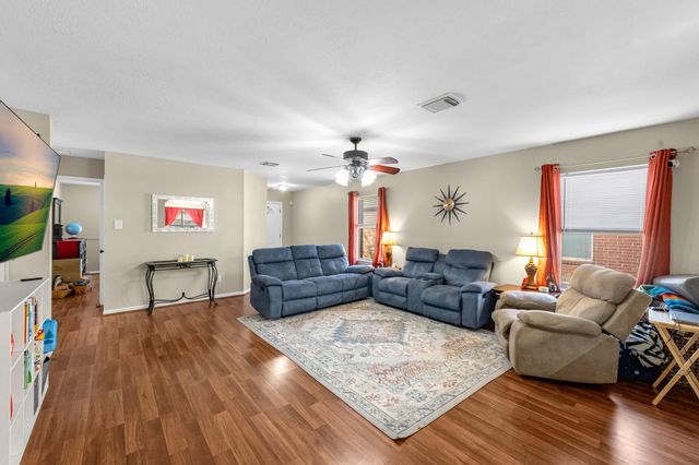 3115 Centennial Village Drive, Pearland, TX 77584