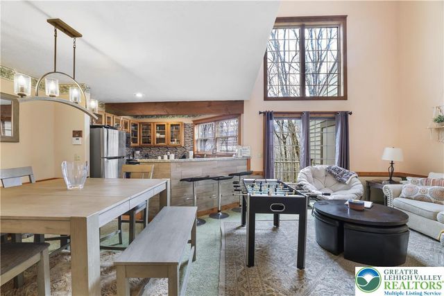 426 Oak Court, Jackson Twp, PA 18372