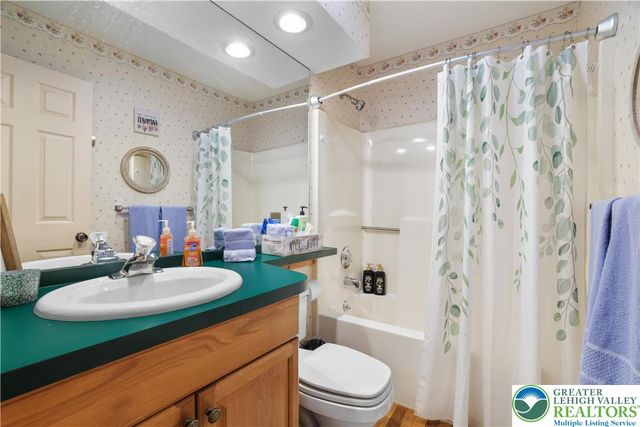 426 Oak Court, Jackson Twp, PA 18372