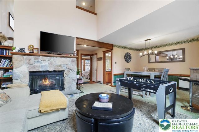 426 Oak Court, Jackson Twp, PA 18372