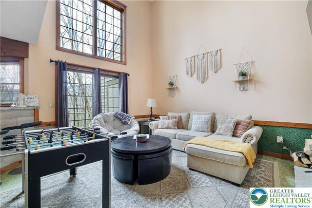 426 Oak Court, Jackson Twp, PA 18372