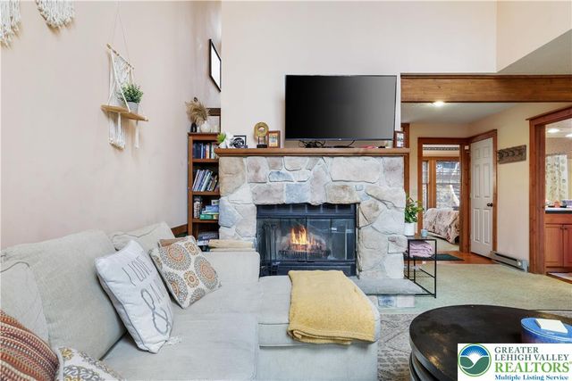 426 Oak Court, Jackson Twp, PA 18372