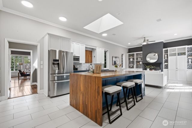 17247 SE 54th Place, Bellevue, WA 98006