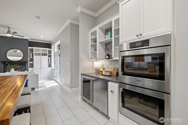 17247 SE 54th Place, Bellevue, WA 98006