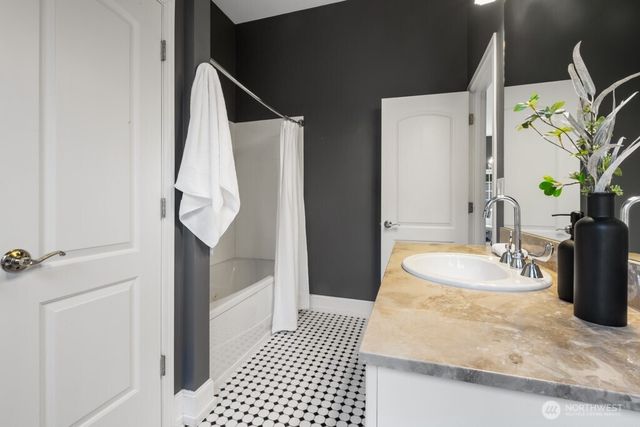 17247 SE 54th Place, Bellevue, WA 98006