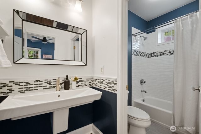 17247 SE 54th Place, Bellevue, WA 98006