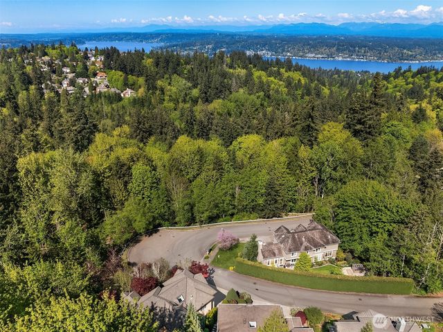 17247 SE 54th Place, Bellevue, WA 98006