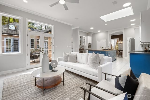 17247 SE 54th Place, Bellevue, WA 98006