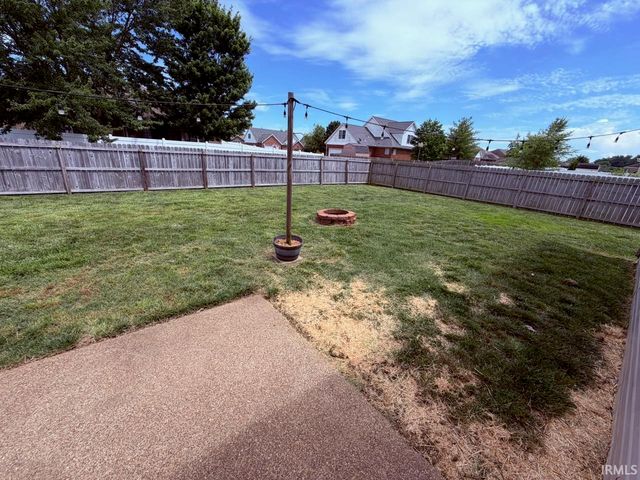 9301 Hedgewood Court, Evansville, IN 47725