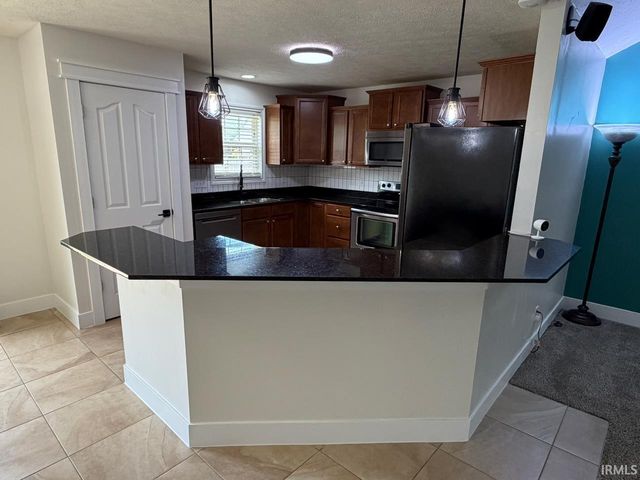 9301 Hedgewood Court, Evansville, IN 47725