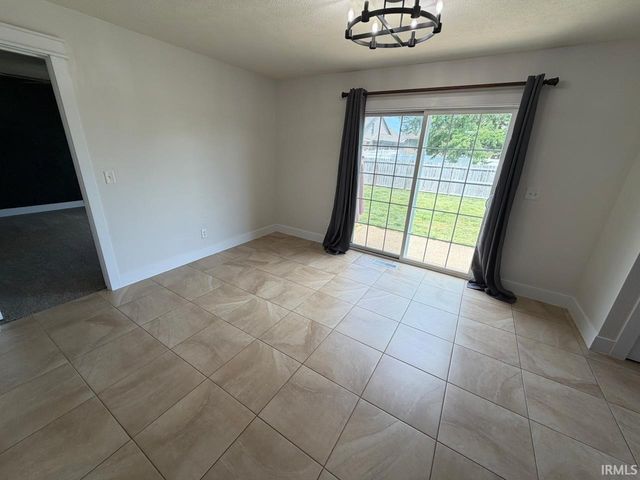9301 Hedgewood Court, Evansville, IN 47725