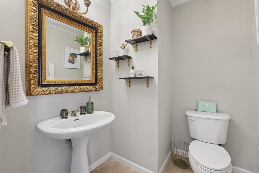 Image 12 of property listing at 1132 Oakland Trace NE, Brookhaven, GA 30319