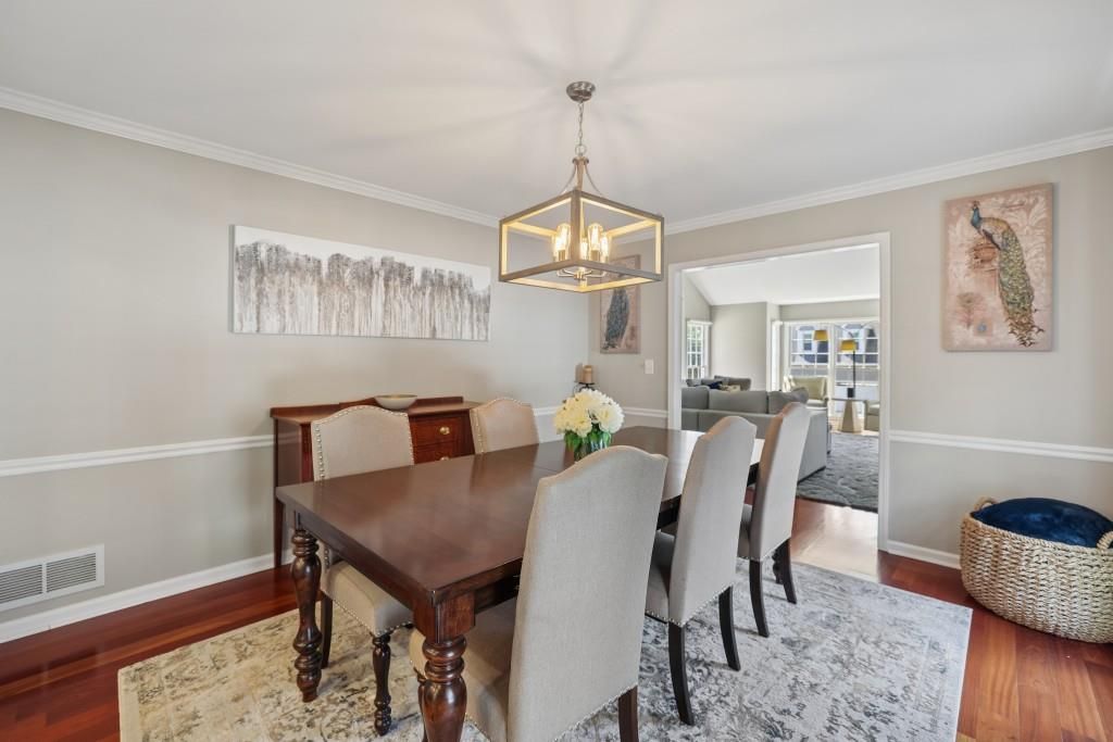 Image 17 of property listing at 1132 Oakland Trace NE, Brookhaven, GA 30319
