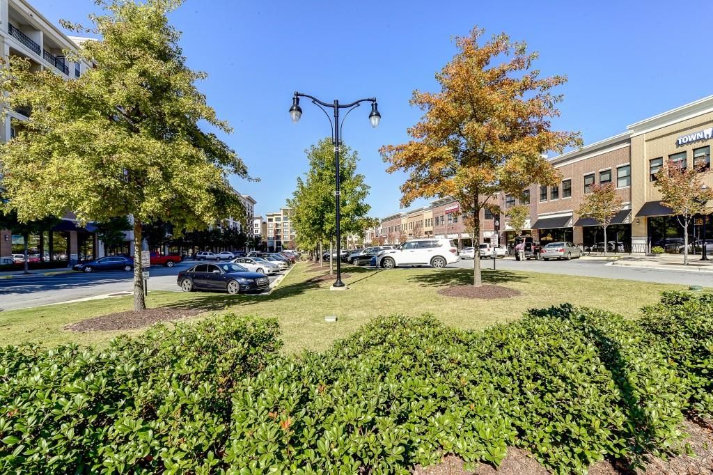 Image 57 of property listing at 1132 Oakland Trace NE, Brookhaven, GA 30319