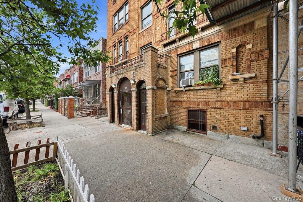 1226 Evergreen Avenue, Bronx, NY 10472 — photo 2